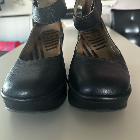 90% perfect Fly London - Picture 2 of 6